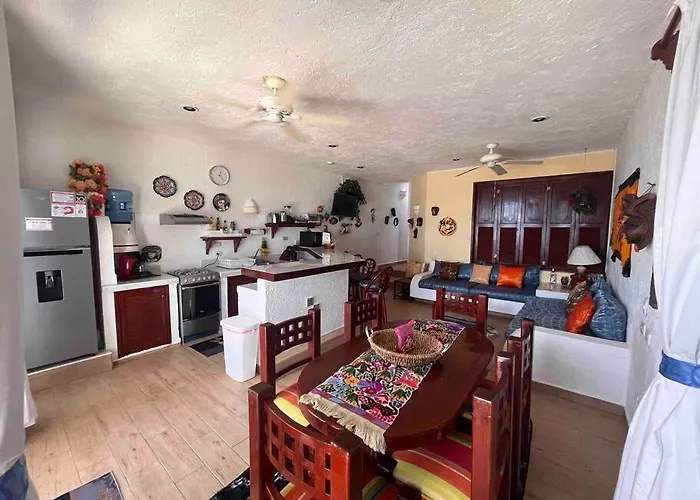 Beachfront Half Moon Bay Apartamento Akumal